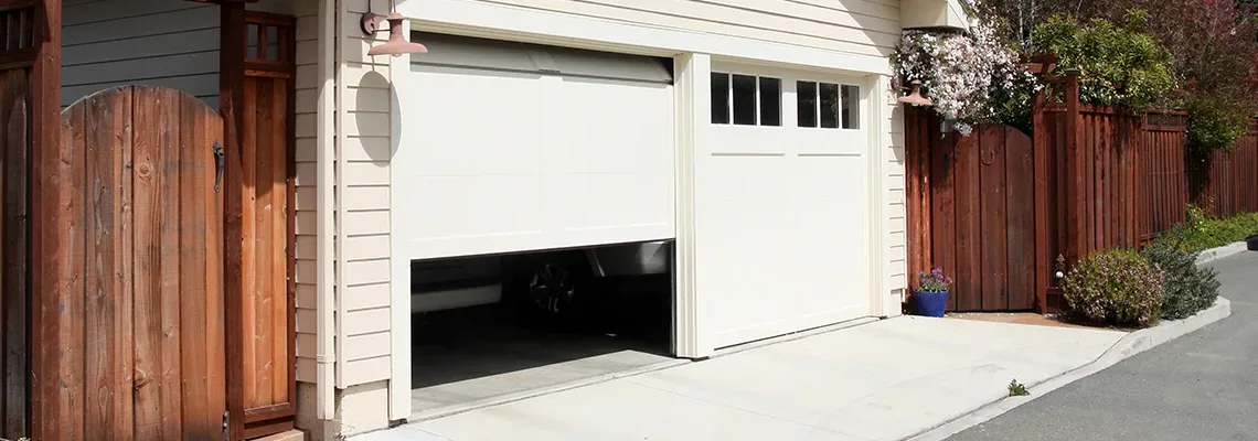 Repair Garage Door Won't Close Light Blinks in Ocoee, Florida